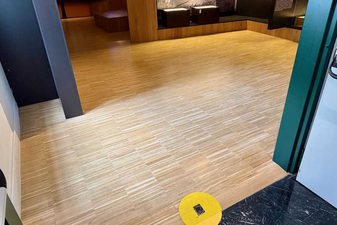 Acceso a la sala