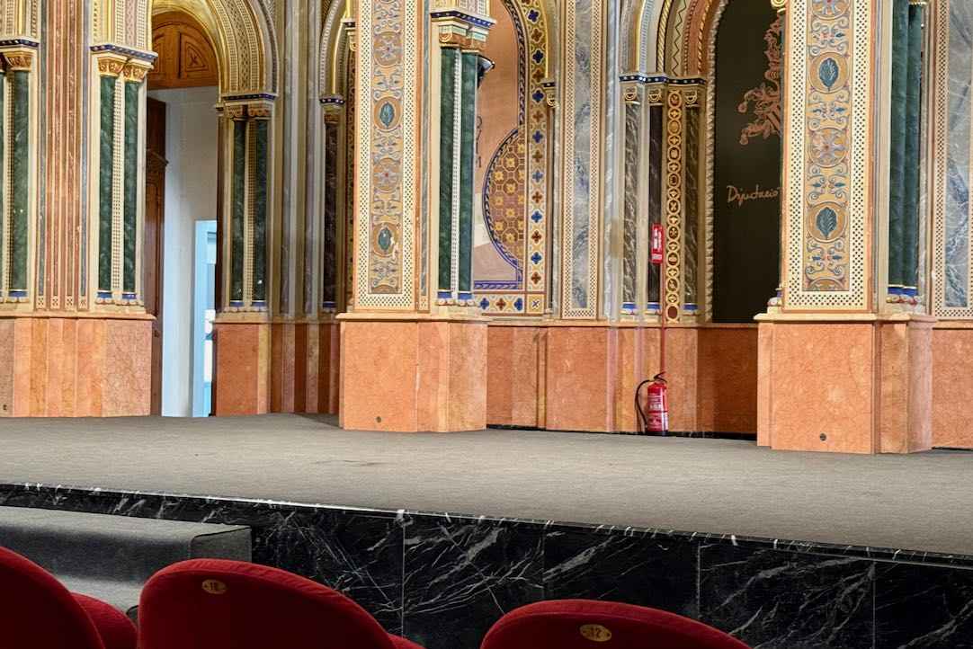 Visibilidad del escenario desde el pasillo derecho