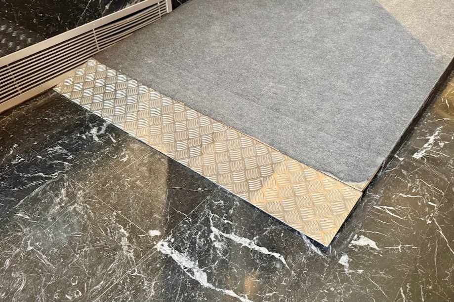 Rampa de acceso al escenario