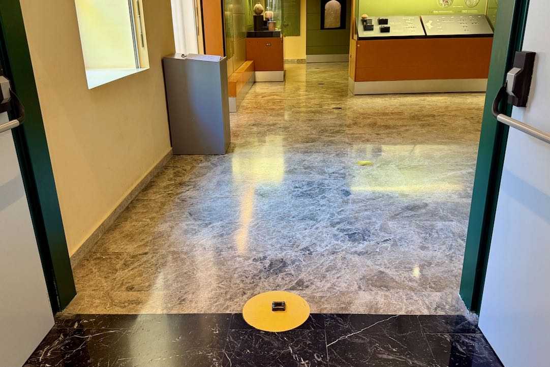 Acceso a la sala