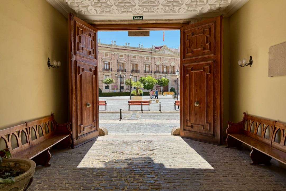 Puerta de acceso al museo