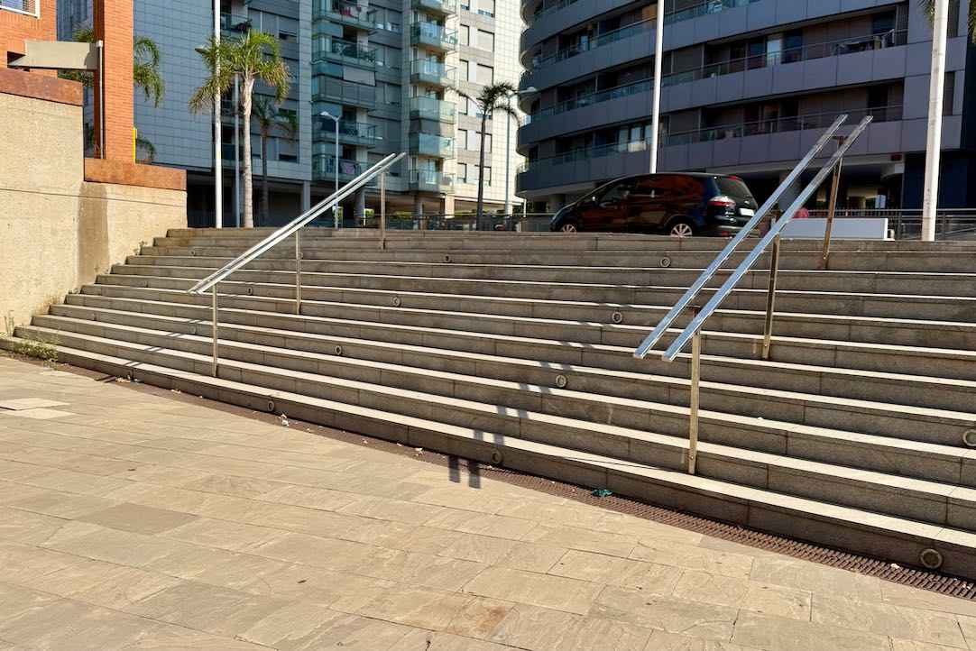 Escalera de acceso al museo