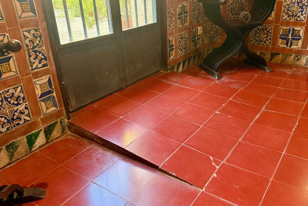 Rampa de la puerta de acceso al jardín