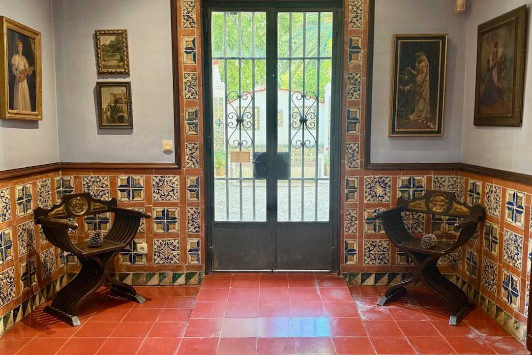 Puerta de acceso al jardín