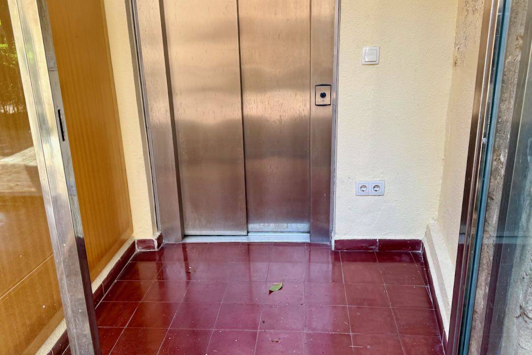 Salida del ascensor a la primera planta