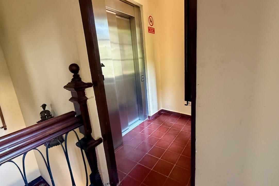 Salida del ascensor a la primera planta