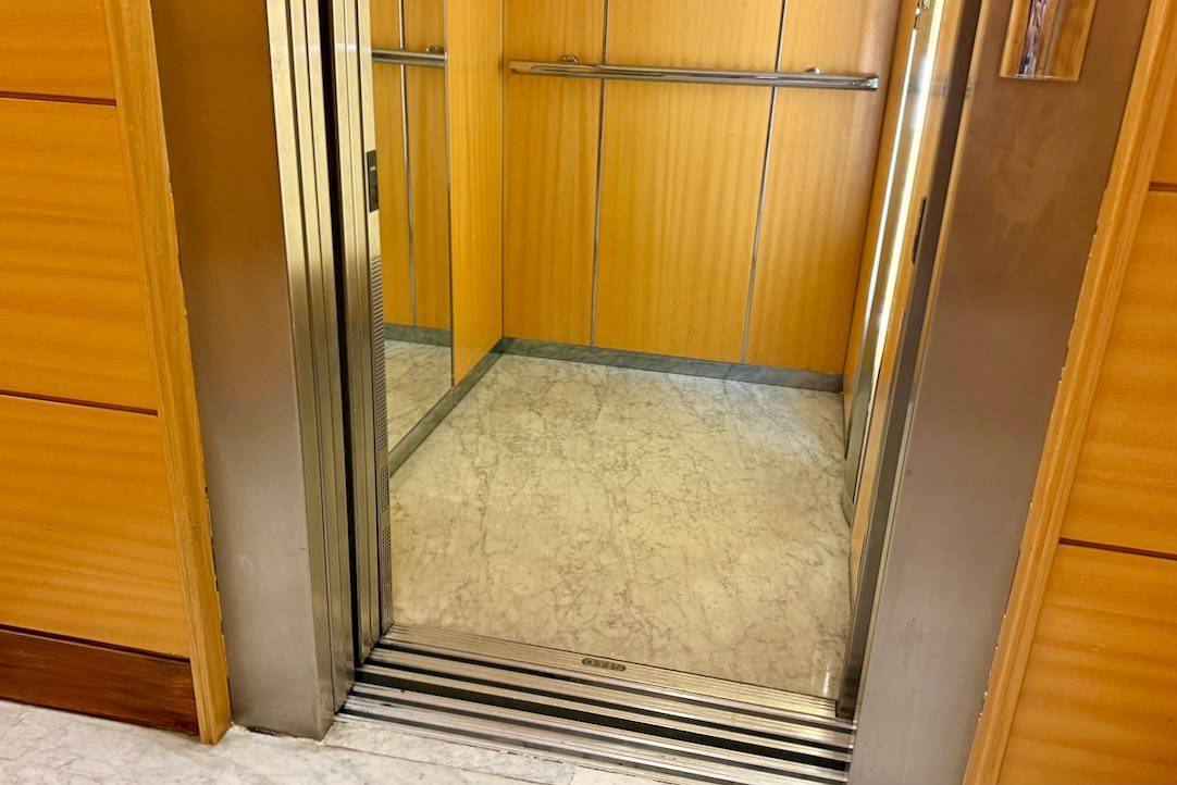Interior del ascensor