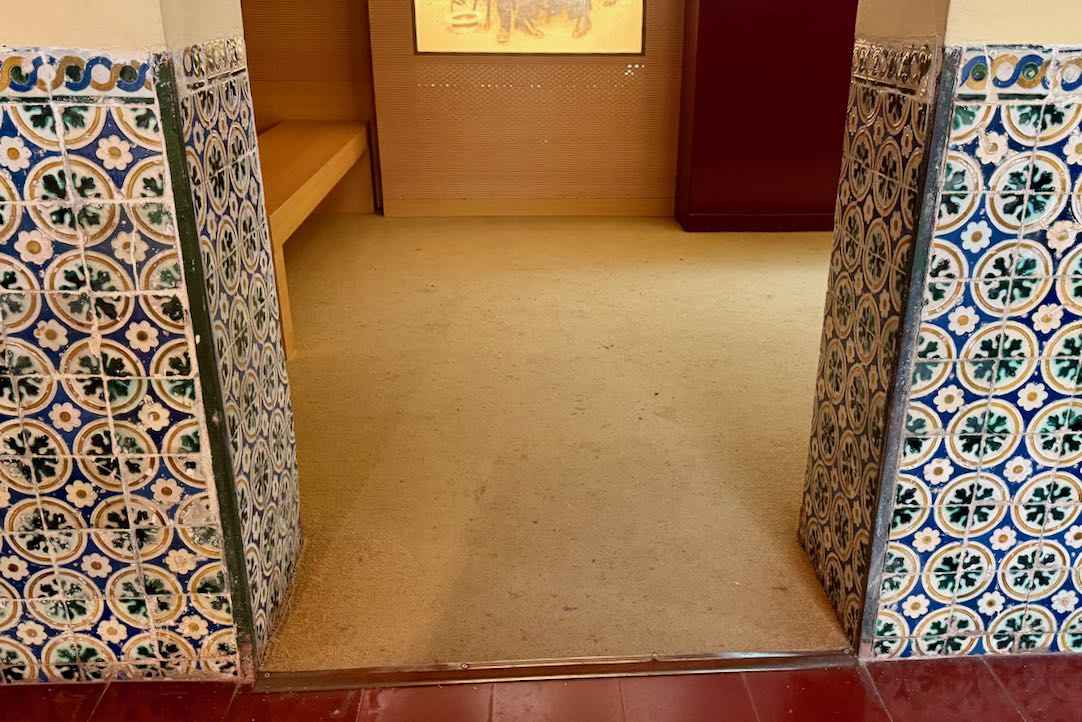 Pabellón de pintura, sala de proyecciones de la planta baja