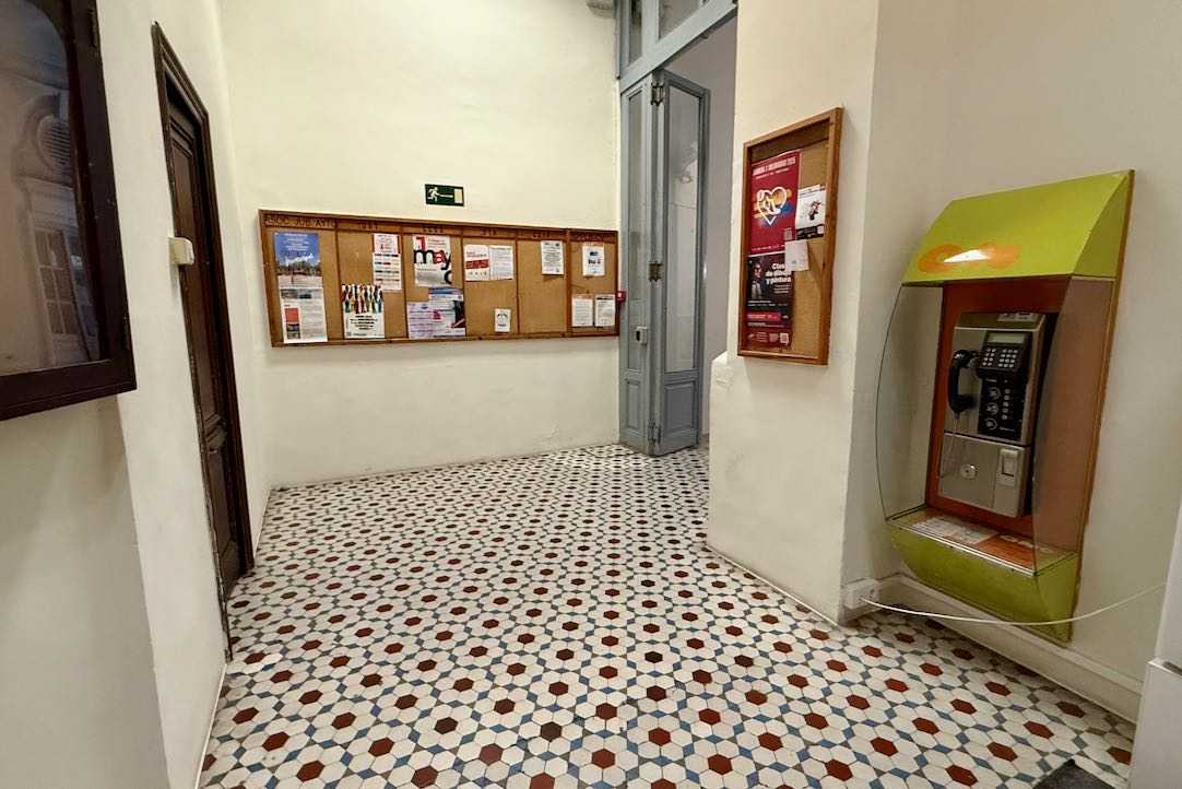 Acceso desde puerta de bomberos