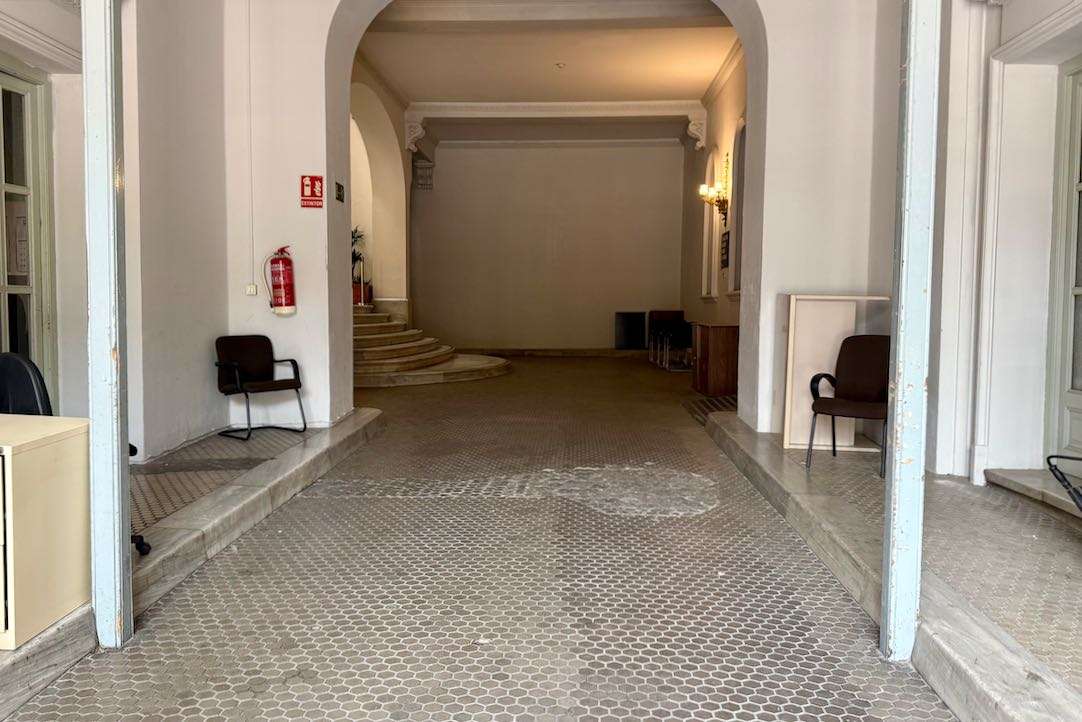 Acceso desde puerta de bomberos