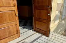 Acceso general, puerta
