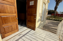 Acceso general, puerta