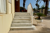 Acceso general, escalera