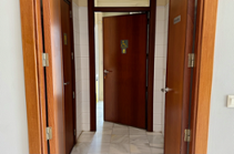 Puerta de acceso exterior