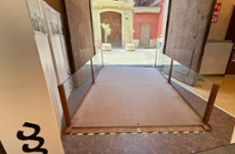 Rampa del acceso principal