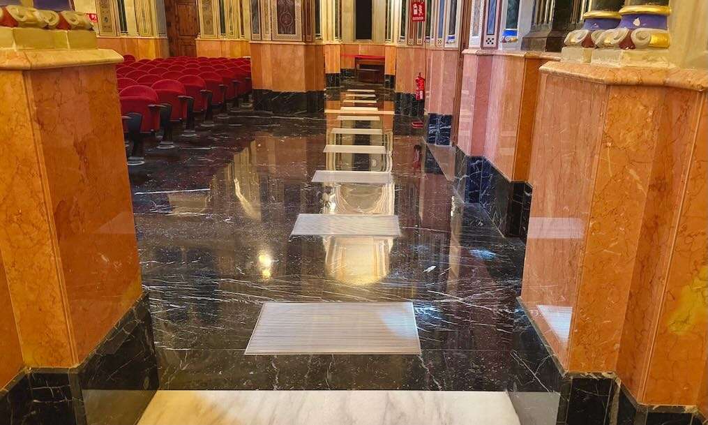 Espacio para las PMR en silla de ruedas. Pasillo Izquierdo