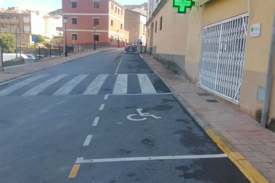 Plaza reservada para vehículos autorizados que transportan PMR