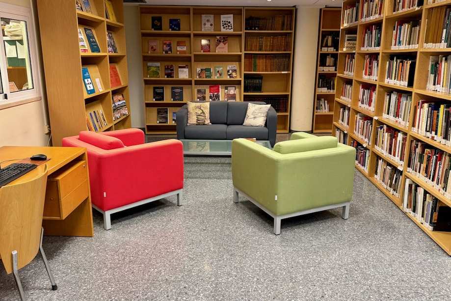 Mobiliario de la Biblioteca