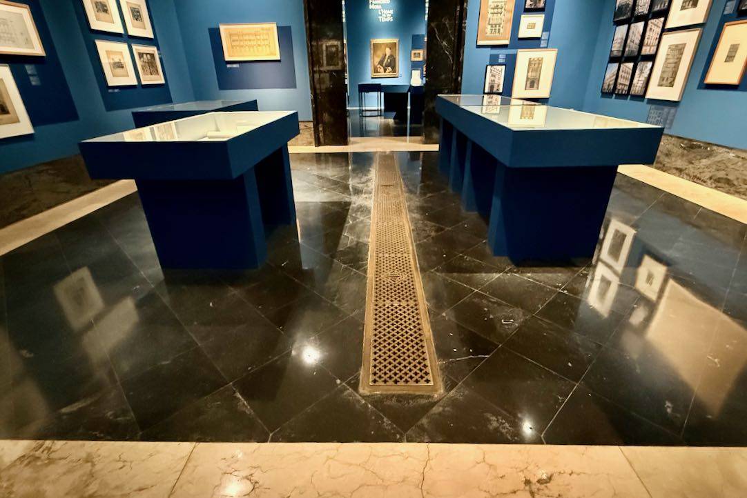 Sala de exposiciones, movilidad interior
